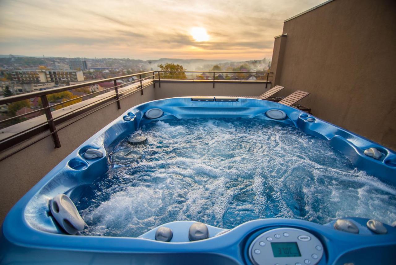 The Aviator Apartment - Jacuzzi & Panoramic View Κλουζ-Ναπόκα Εξωτερικό φωτογραφία