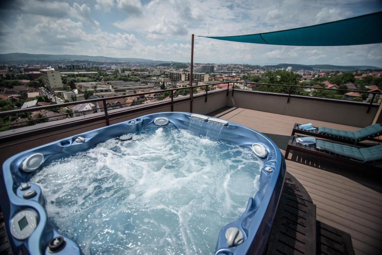 The Aviator Apartment - Jacuzzi & Panoramic View Κλουζ-Ναπόκα Εξωτερικό φωτογραφία